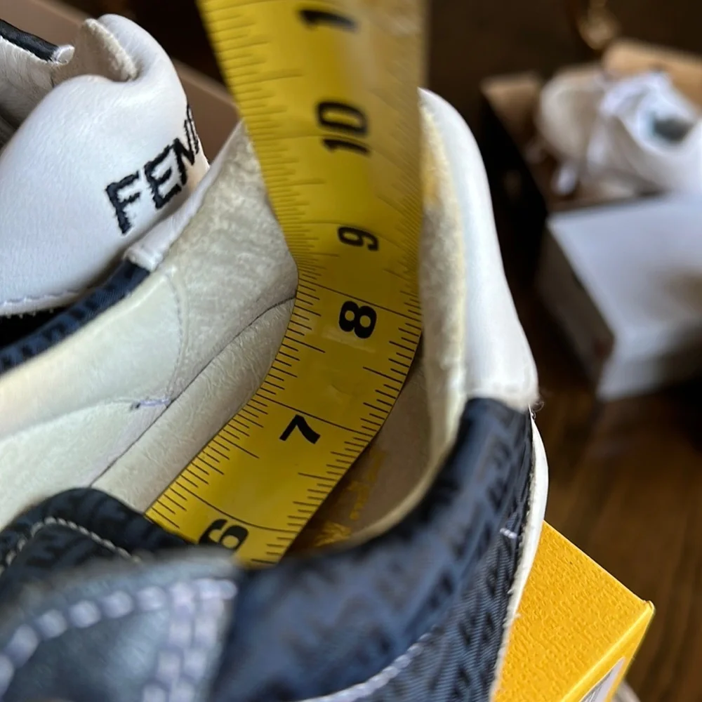 Fendi Kids Sneakers‎ Size 34